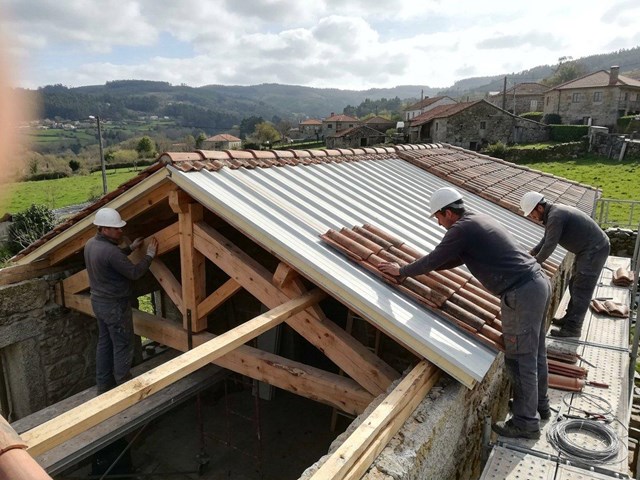 Adiós a las filtraciones: rehabilitación de tejados en Ponteareas
