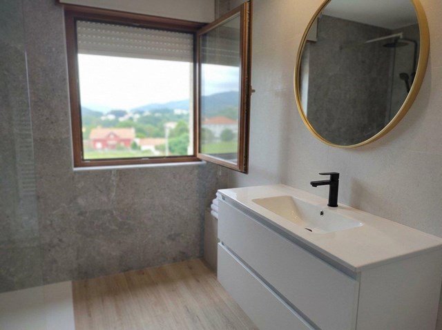 Así queda tu baño con una reforma integral llave en mano en Ponteareas - Imagen 1
