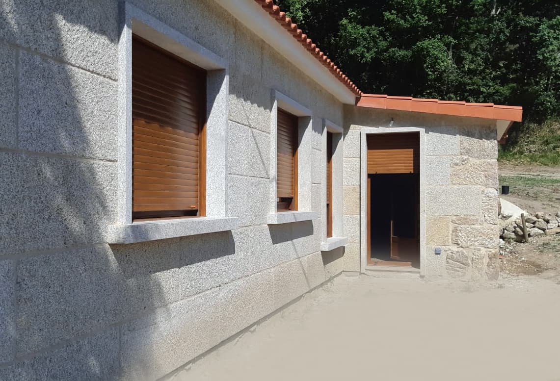 Trabajo de reforma exterior finalizado por nuestra empresa de reformas en Ponteareas