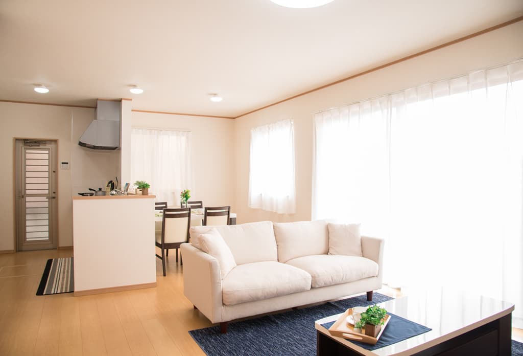Baño renovado dentro de una reforma integral de vivienda en Ponteareas