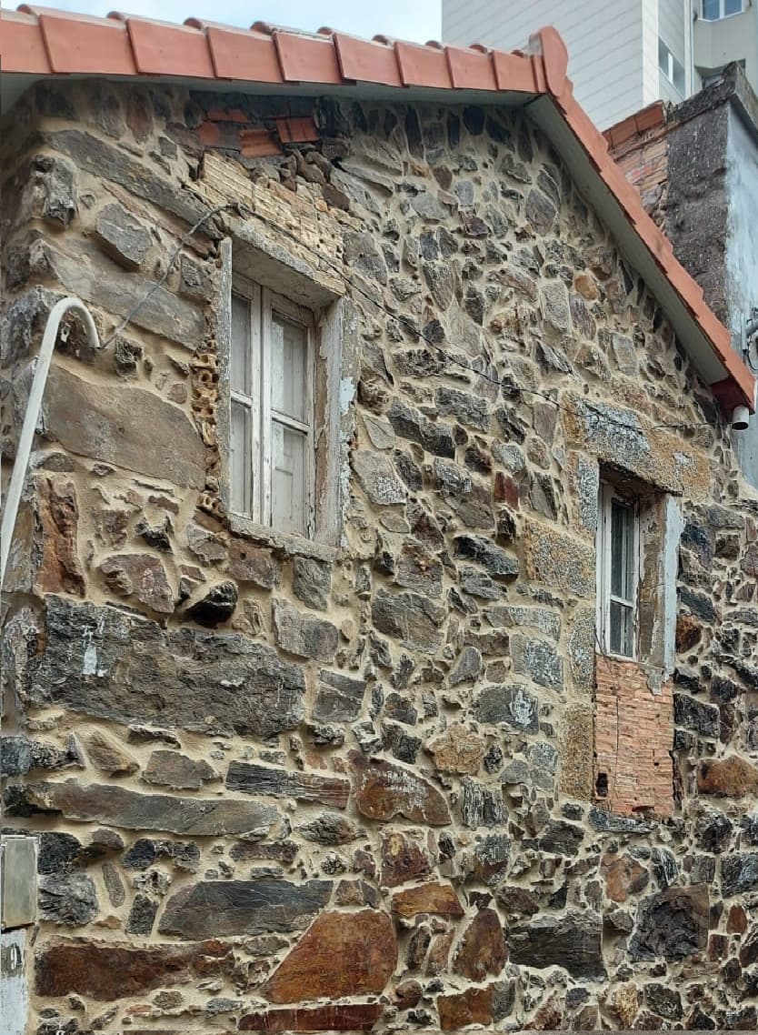 Rehabilitación de casa antigua de piedra en Ponteareas
