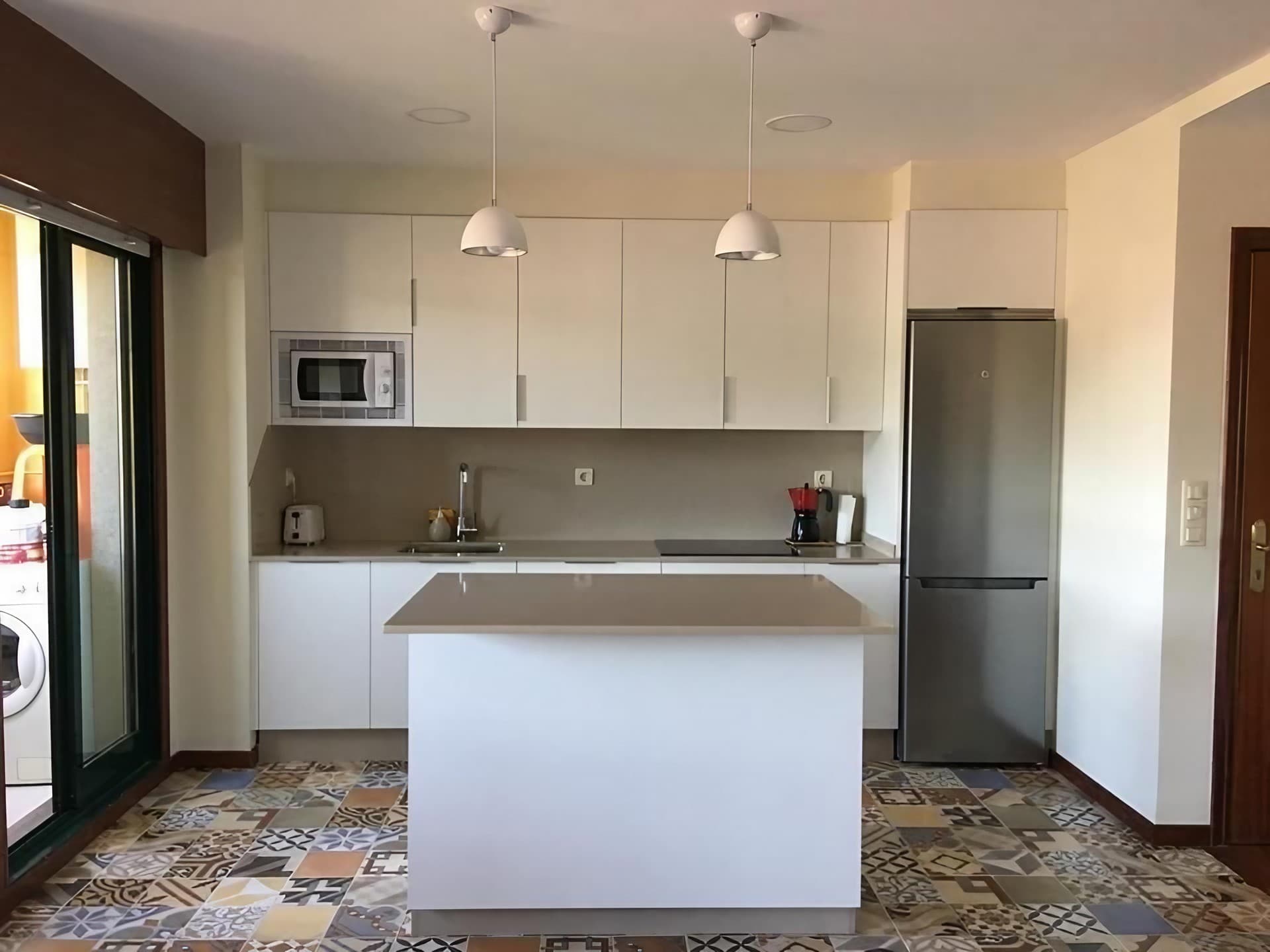 Proceso de reforma de cocina en Ponteareas con instalaciones a la vista